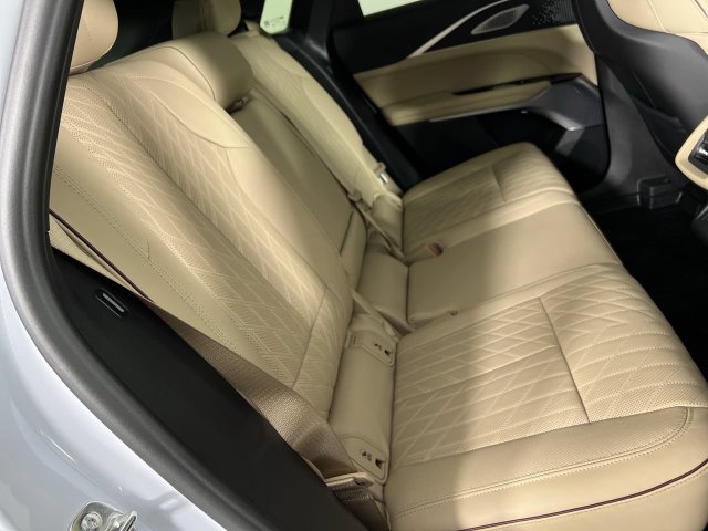 Used 2026 Cadillac Lyriq Signature Luxury w/ Nappa Leather Package AWD/4WD image 27