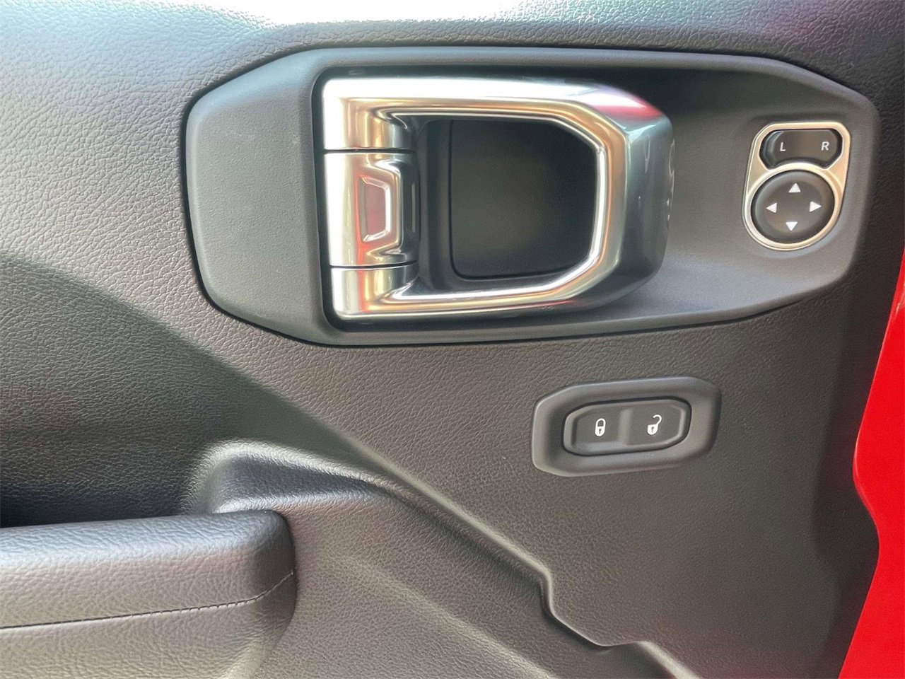 New 2025 Jeep Wrangler Sport S image 27