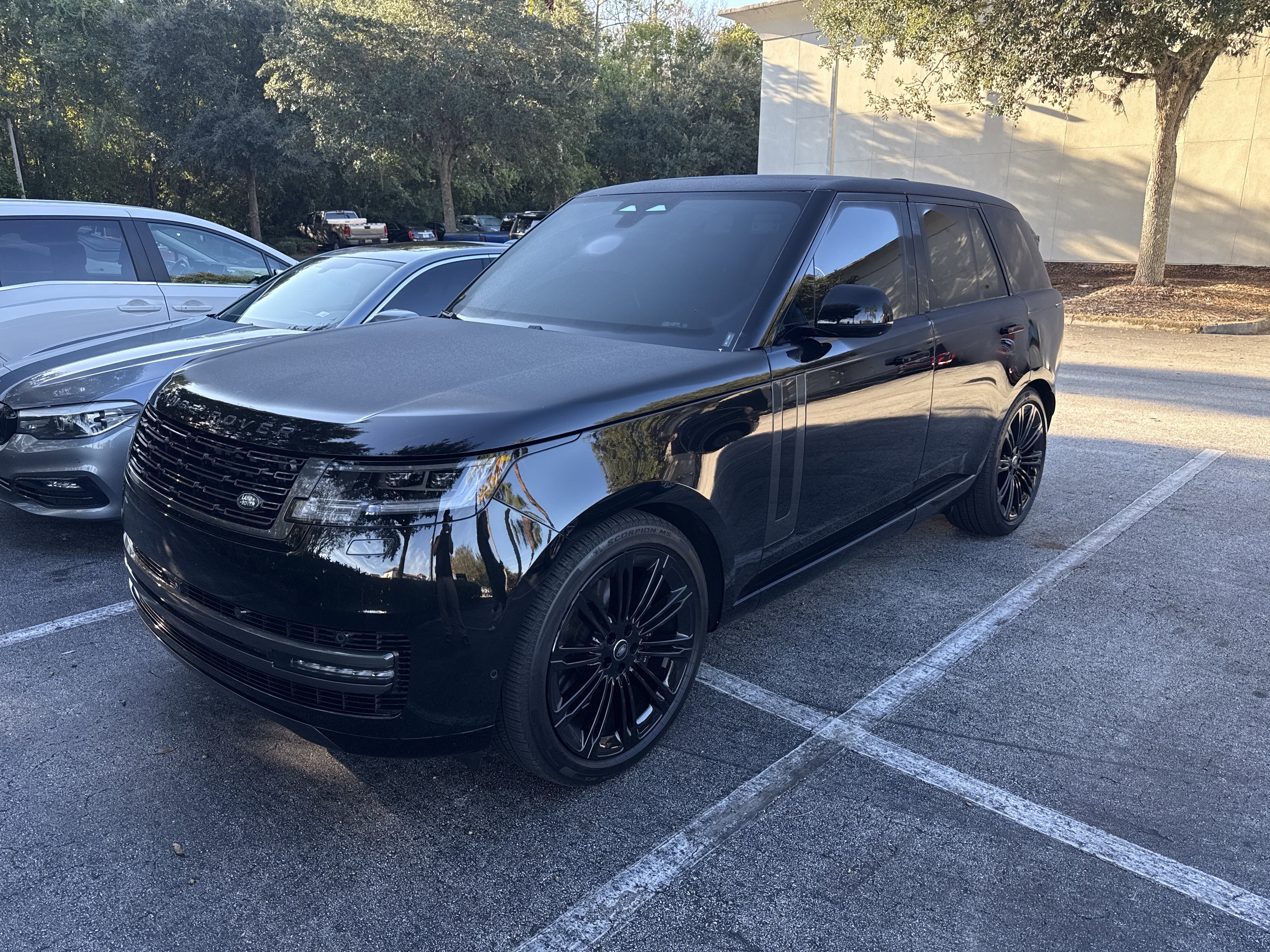 Used 2025 Land Rover Range Rover SE