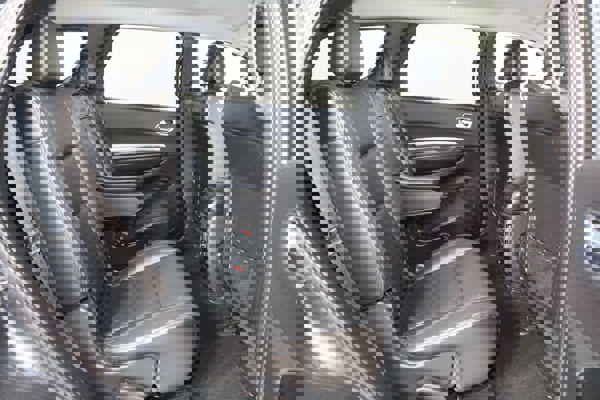 Used 2019 Dodge Durango SXT image 12