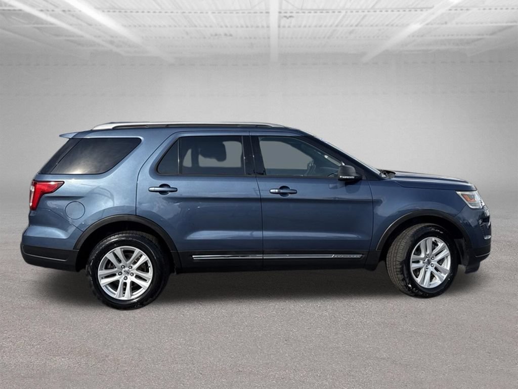 Used 2019 Ford Explorer XLT w/ Equipment Group 202A AWD/4WD image 59