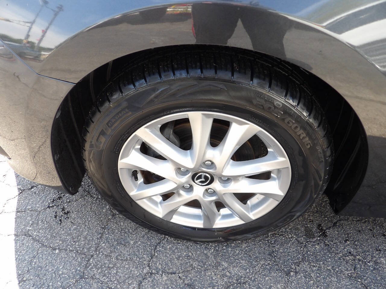 Used 2016 MAZDA MAZDA3 i Sport w/ Preferred Equipment Package FWD image 5