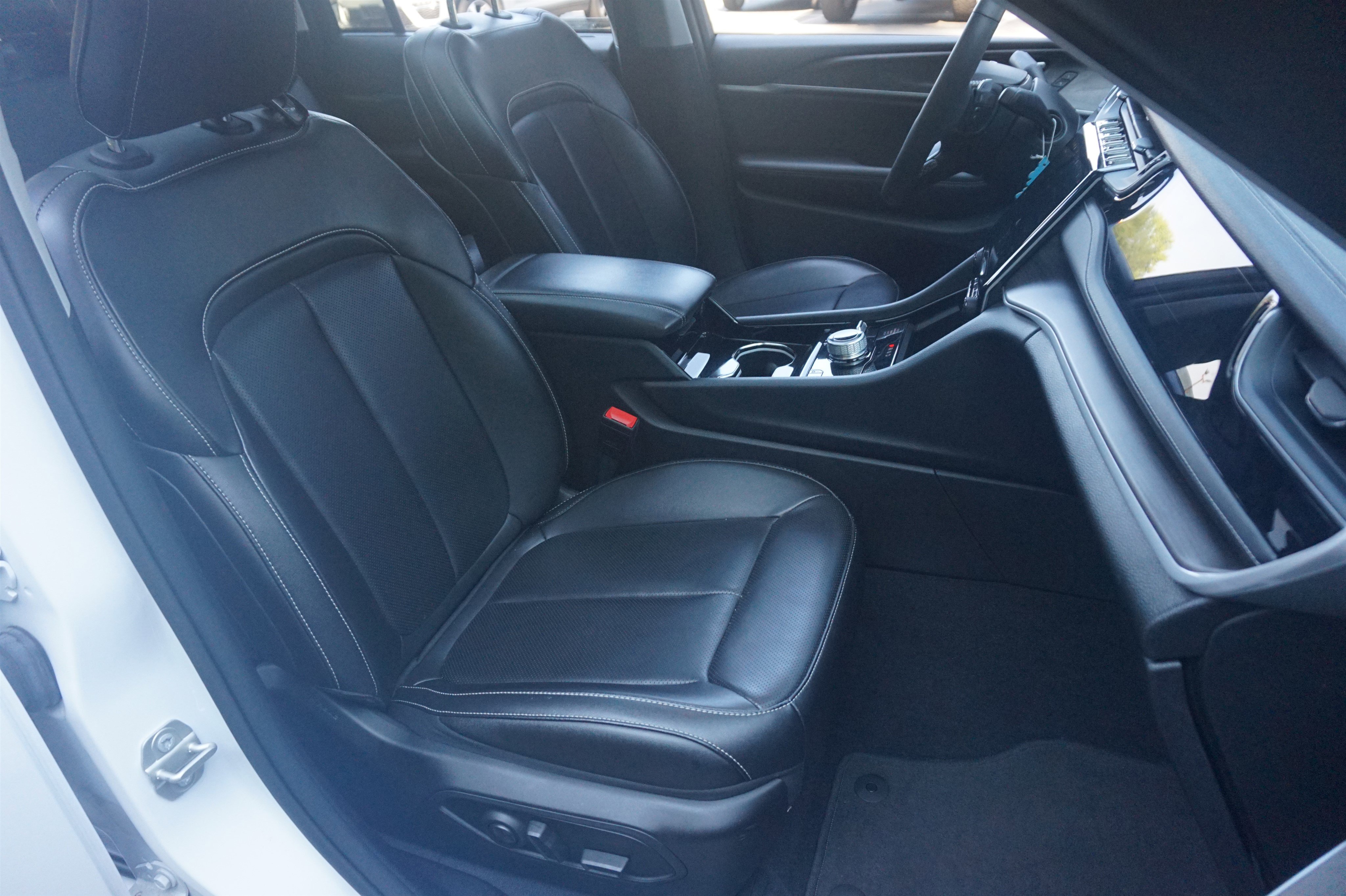 Used 2023 Jeep Grand Cherokee 4WD 4xe w/ Luxury Tech Group II image 22