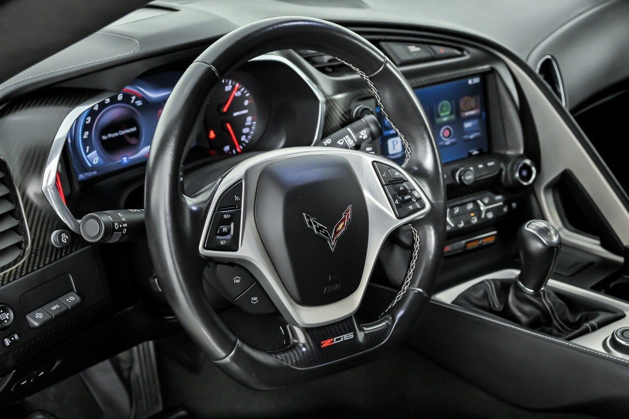 Used 2015 Chevrolet Corvette Z06 w/ 3LZ Preferred Equipment Group image 24