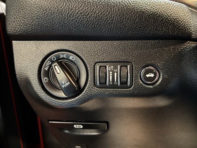 Used 2016 Dodge Challenger R/T Scat Pack image 33