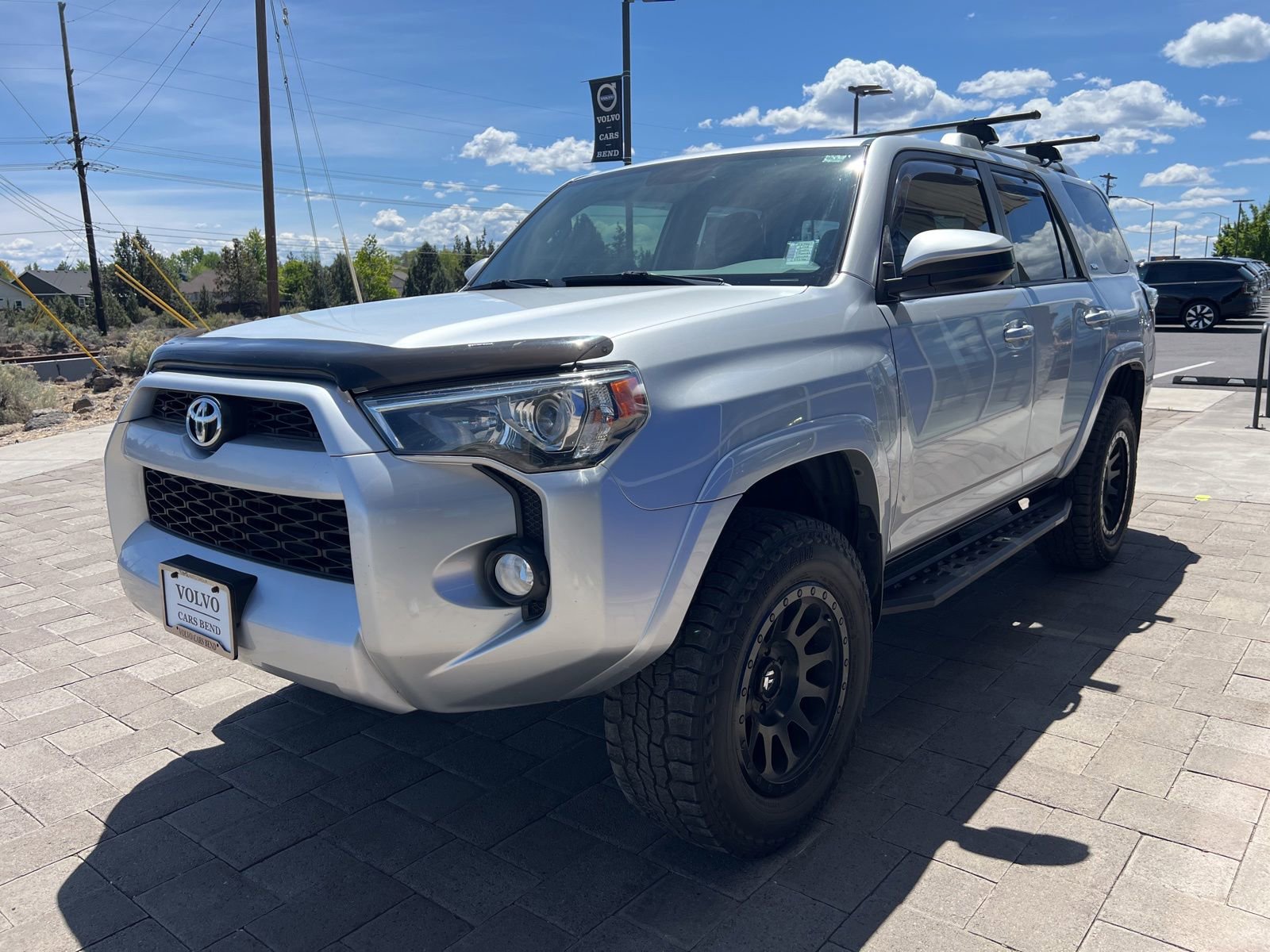Used 2018 Toyota 4Runner SR5 AWD/4WD image 4