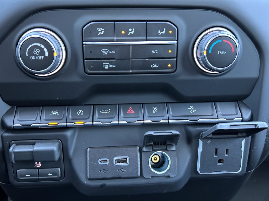 New 2026 Chevrolet Silverado 1500 Custom Trail Boss w/ LPO, Dark Essentials Package AWD/4WD image 13