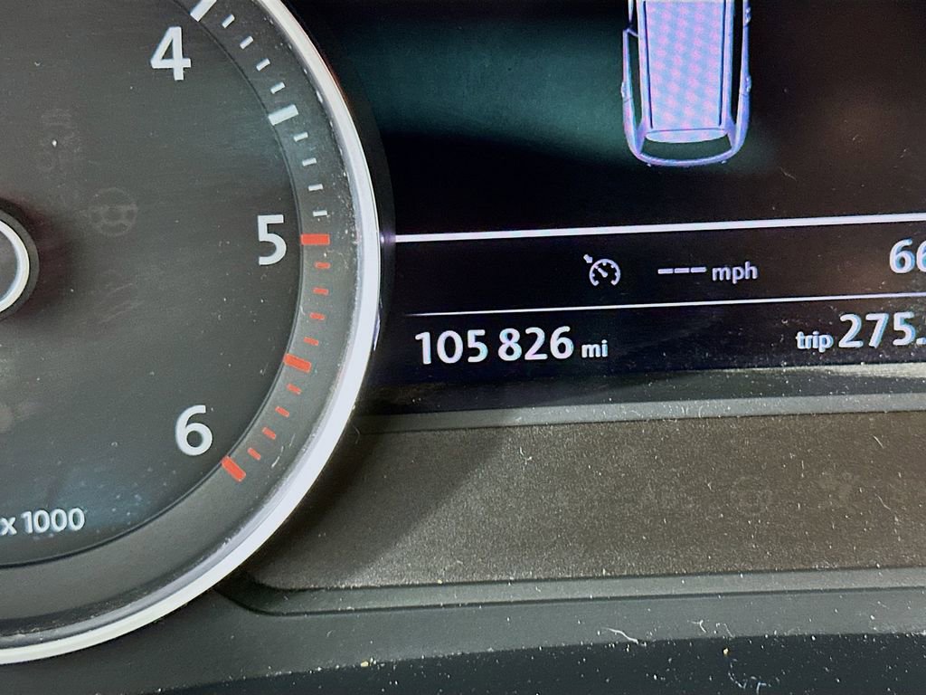 Used 2013 Volkswagen Touareg TDI image 13