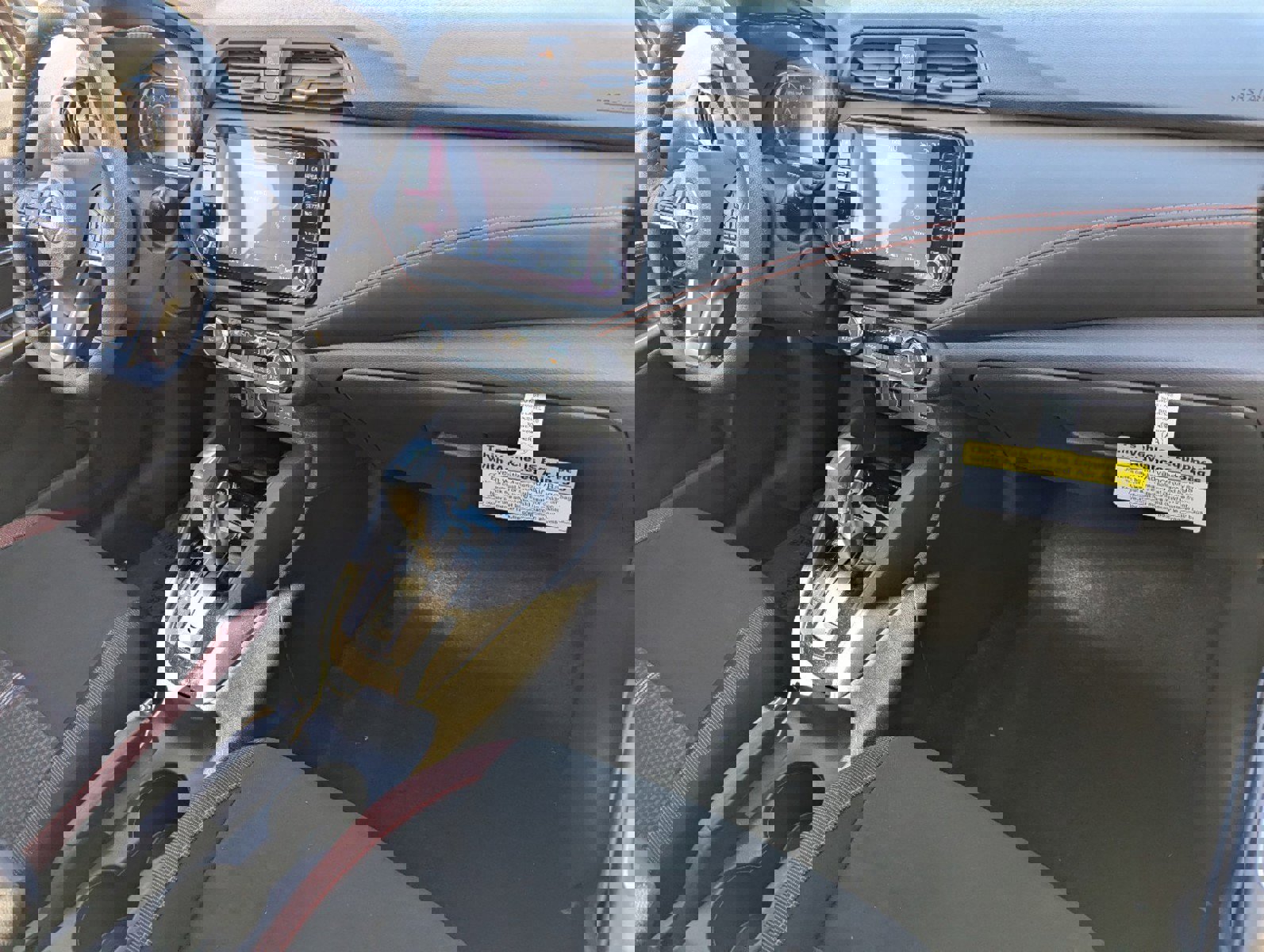 New 2025 Nissan Versa SR w/ Trunk Package image 27