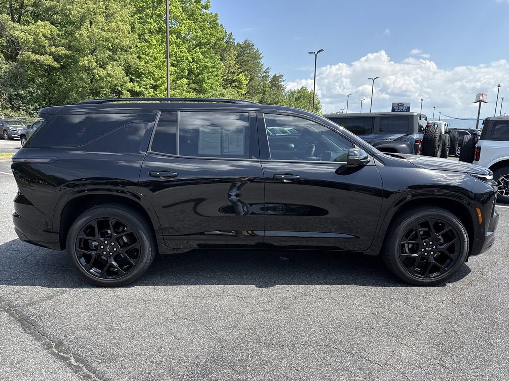 Used 2026 Chevrolet Traverse RS w/ LPO, Floor Liner Package FWD image 8