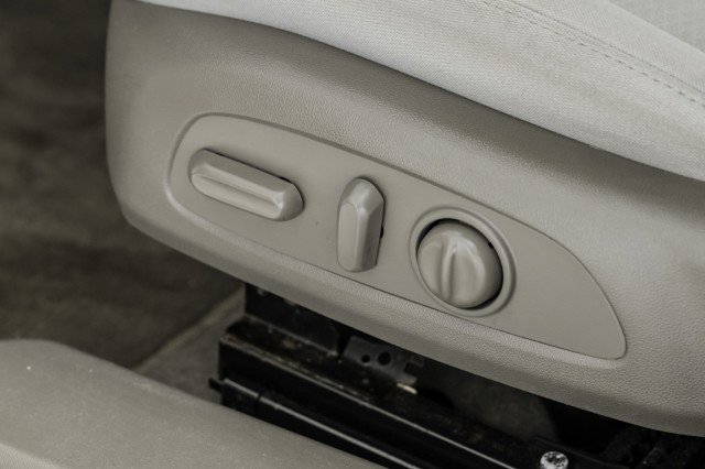 Used 2016 Chevrolet Malibu LT image 30