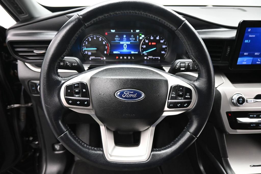 Certified 2023 Ford Explorer XLT RWD image 11