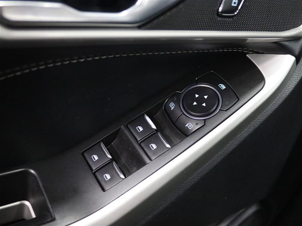Used 2022 Ford Explorer XLT w/ Equipment Group 202A AWD/4WD image 35