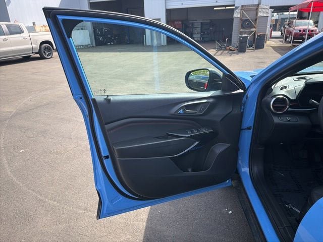 Used 2024 Chevrolet Trax RS w/ Sunroof Package FWD image 9