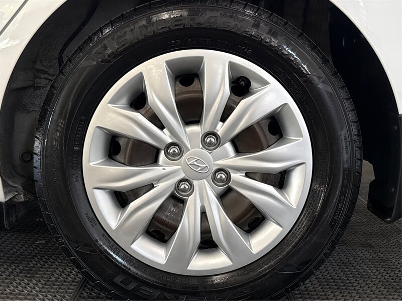 Used 2018 Hyundai Accent FWD image 16