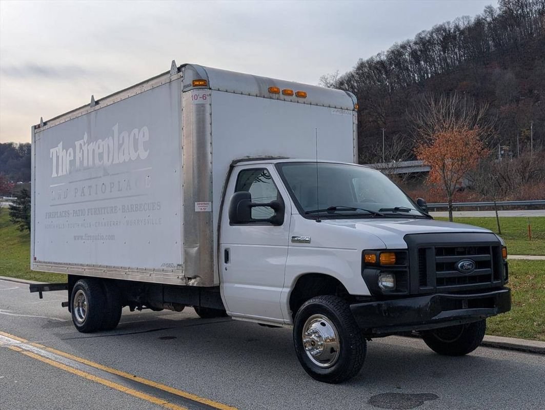 Used 2017 Ford E-450 and Econoline 450 Super Duty RWD image 1