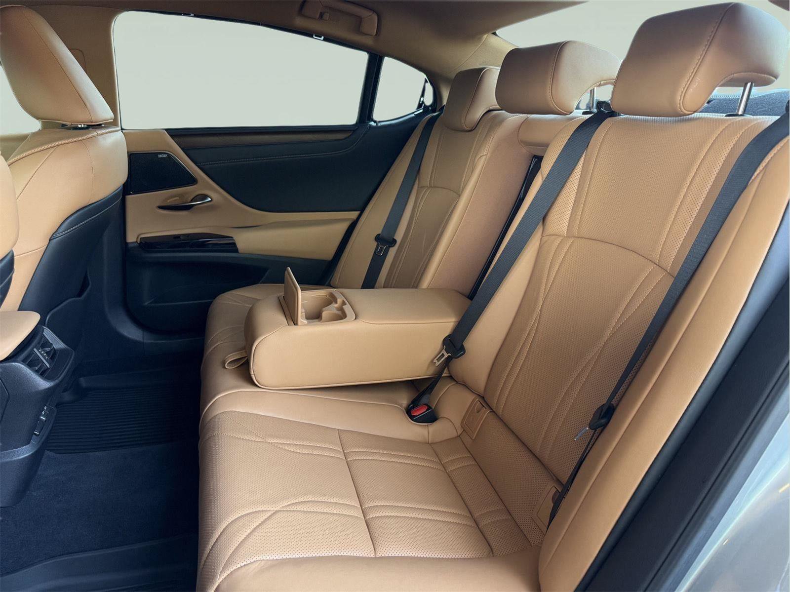 Used 2024 Lexus ES 350 Ultra Luxury w/ Accessory Package (Z2) FWD image 20