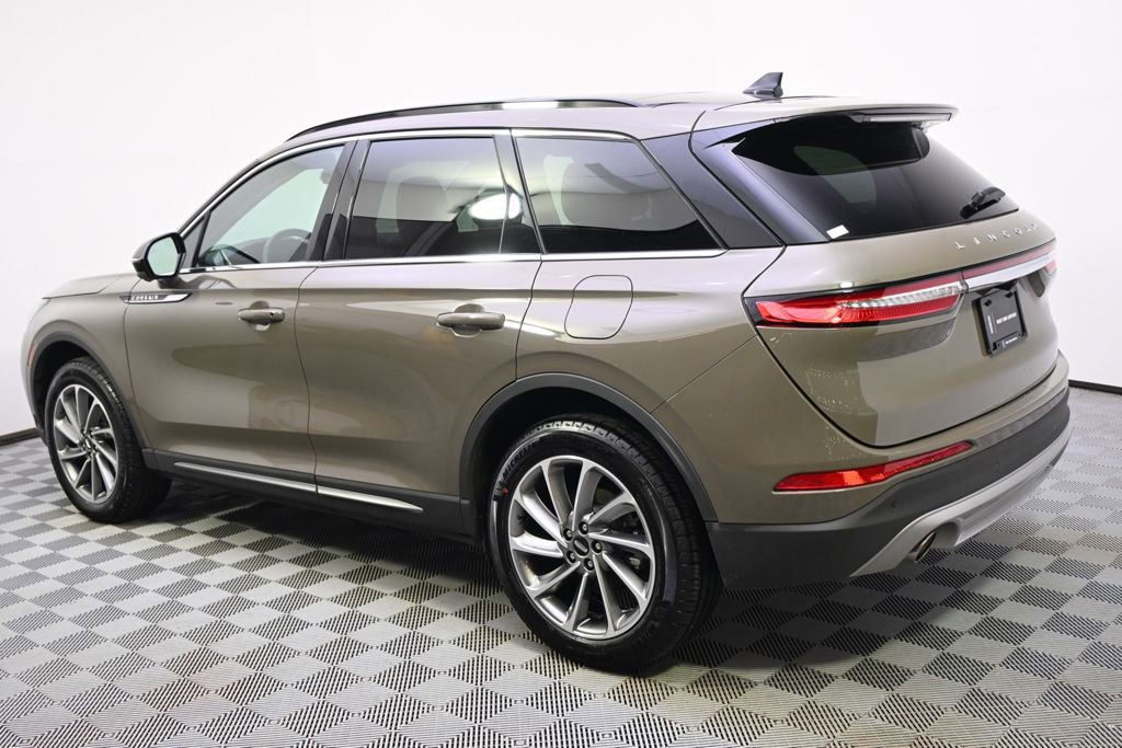 New 2026 Lincoln Corsair Premiere image 3