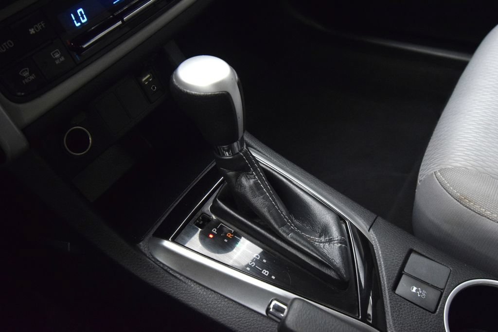 Used 2019 Toyota Corolla LE FWD image 22