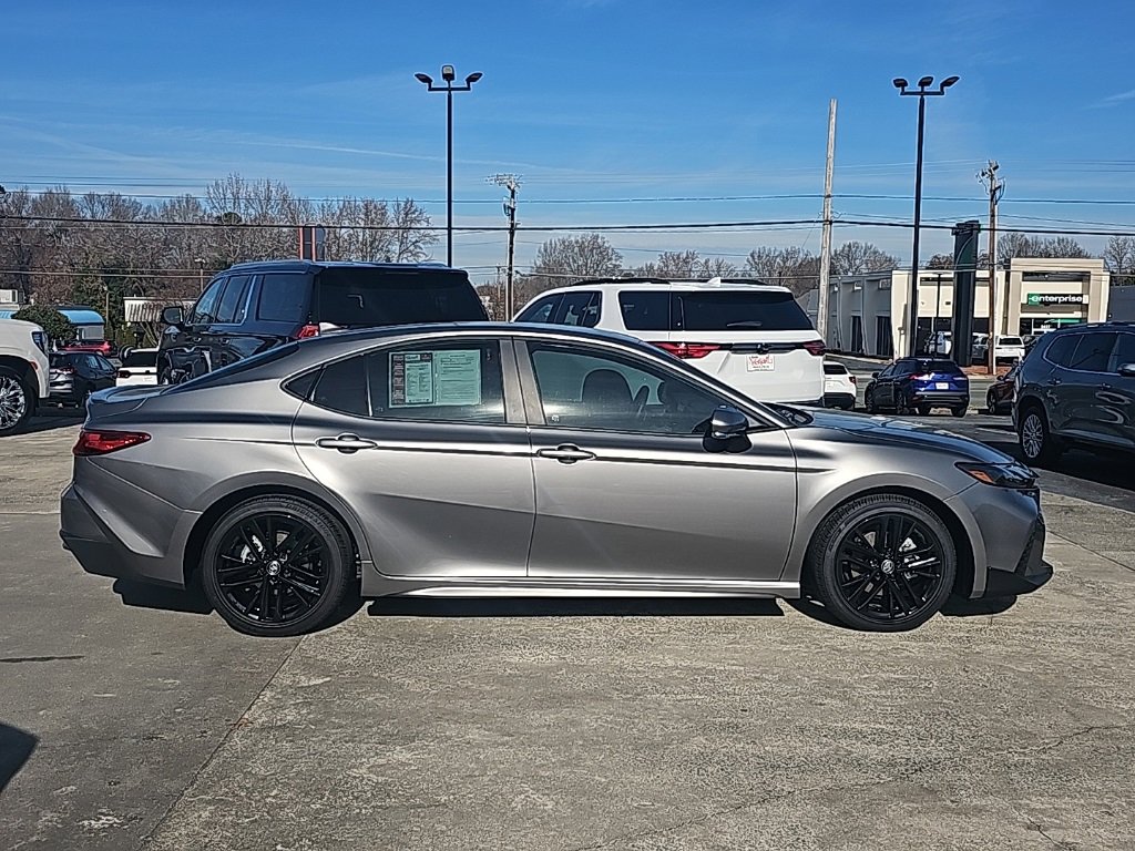 Used 2025 Toyota Camry SE image 2