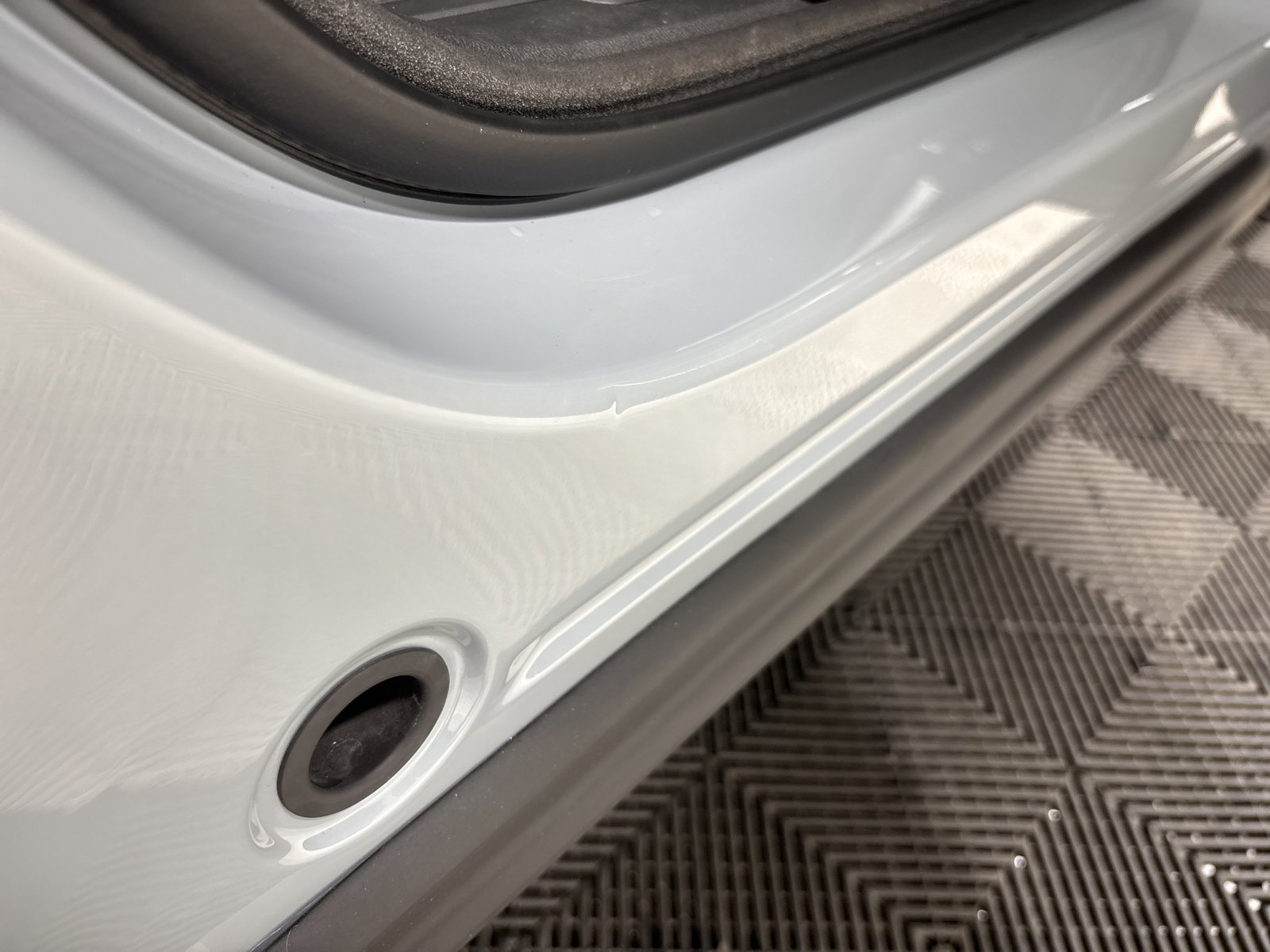 Used 2024 Rivian R1S Adventure image 36