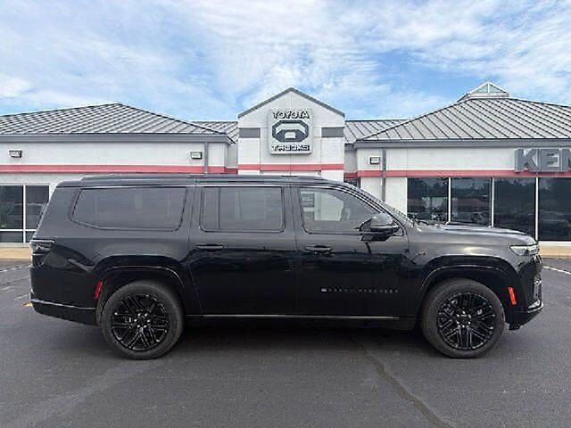 Used 2026 Jeep Grand Wagoneer L Limited AWD/4WD image 12