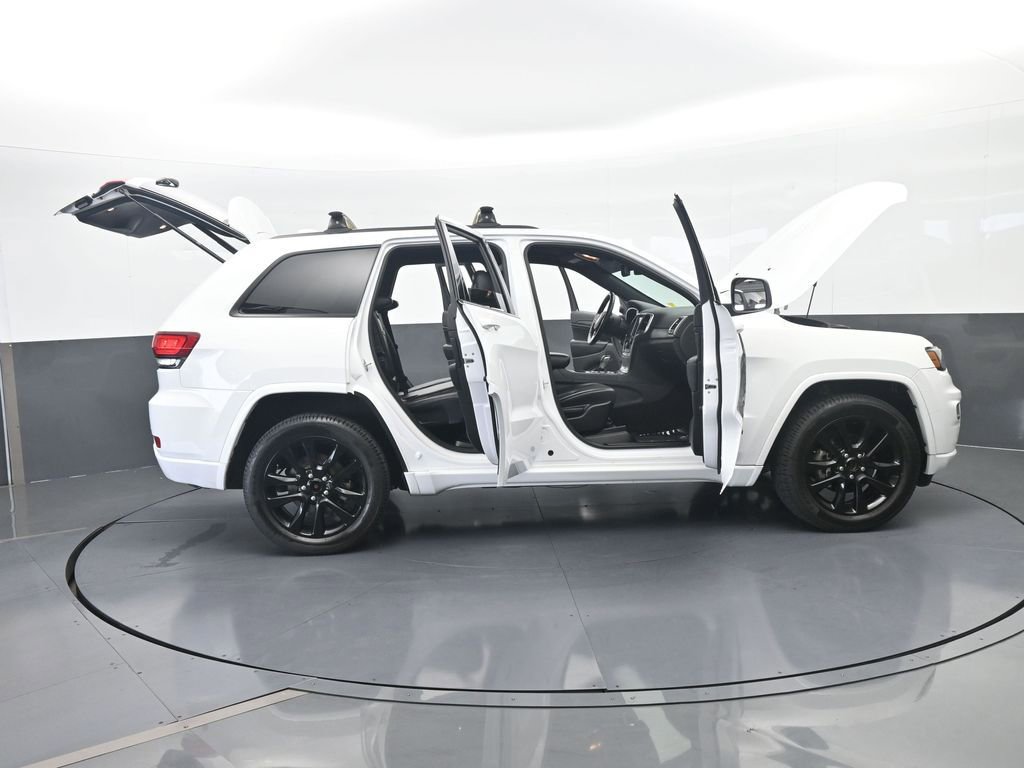 Used 2018 Jeep Grand Cherokee Altitude image 67