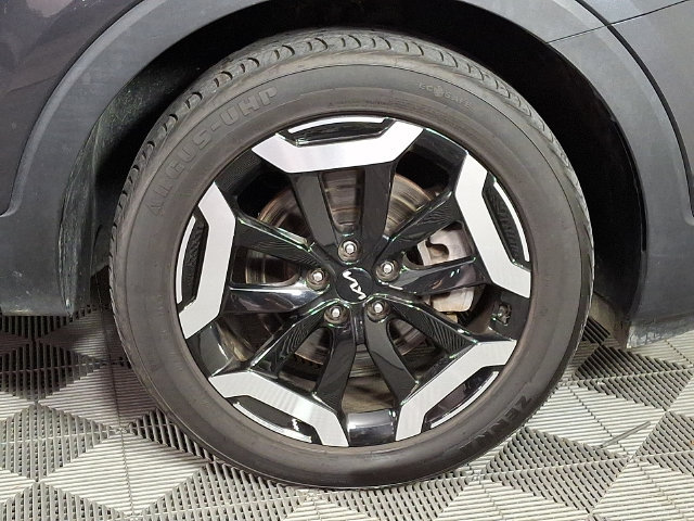 Used 2024 Kia Telluride S AWD/4WD image 11