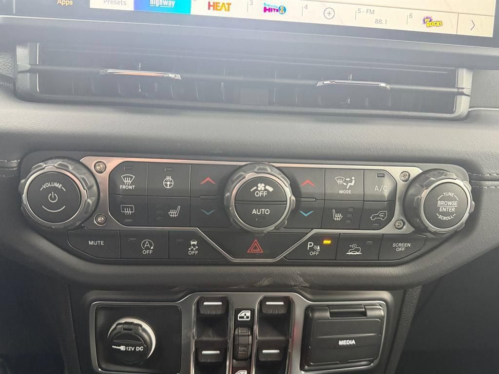 New 2026 Jeep Gladiator Mojave AWD/4WD image 22