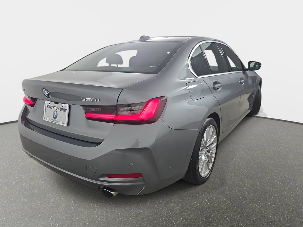 Used 2024 BMW 330i xDrive Sedan w/ Premium Package AWD/4WD image 38