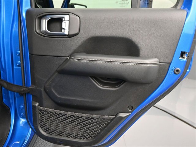 Used 2021 Jeep Gladiator Overland image 16