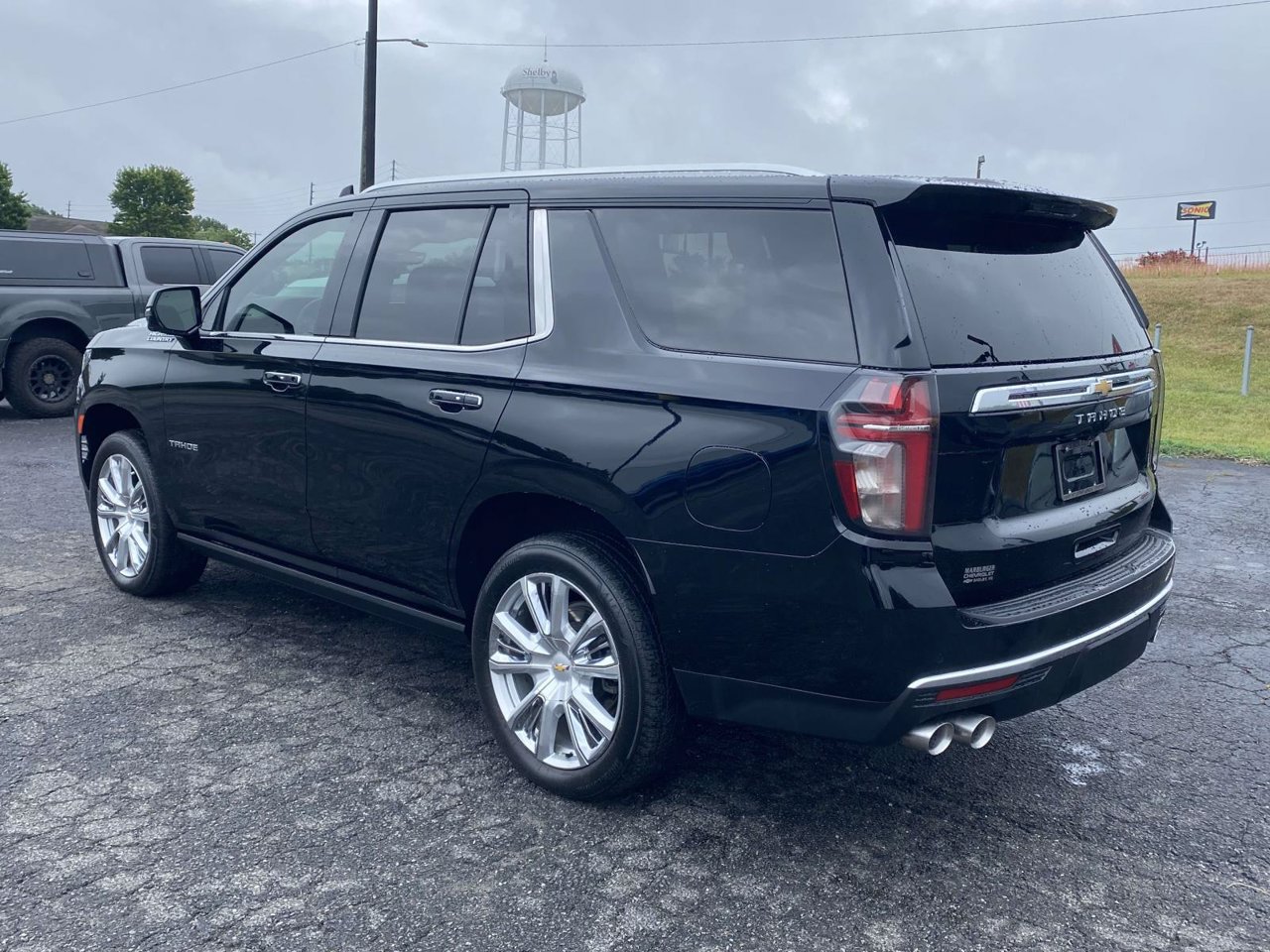 Used 2023 Chevrolet Tahoe High Country AWD/4WD image 4