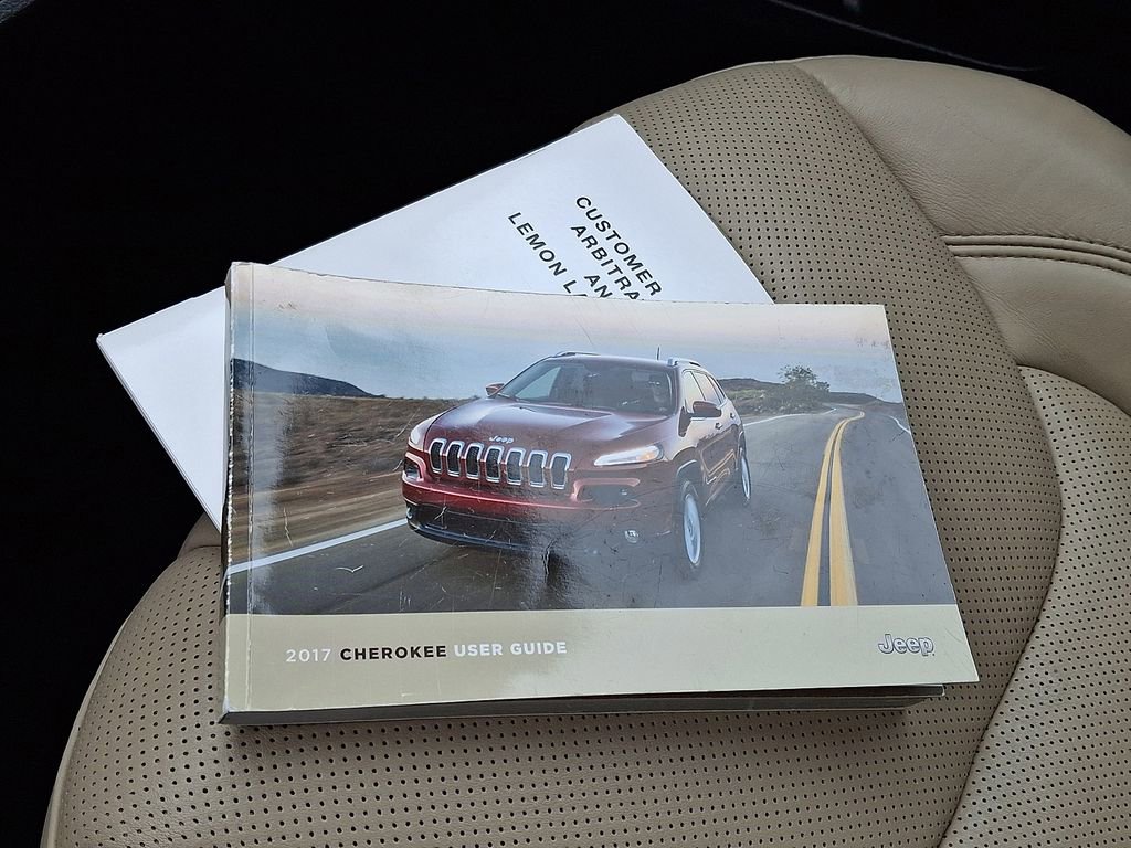 Used 2017 Jeep Cherokee Limited w/ Luxury Group image 25