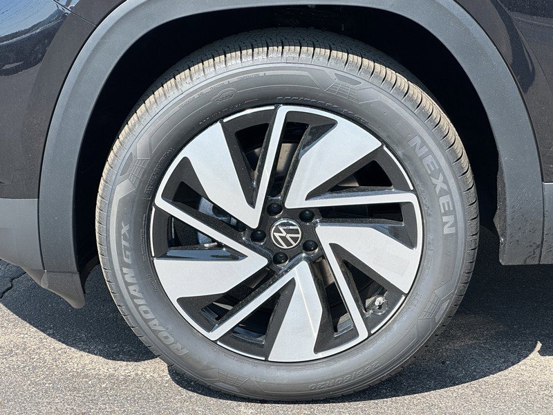 New 2025 Volkswagen Atlas SEL image 6