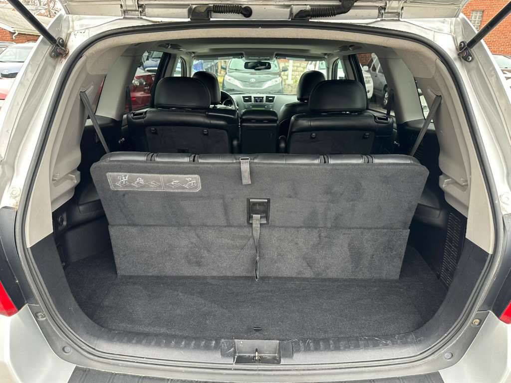 Used 2010 Toyota Highlander SE image 26