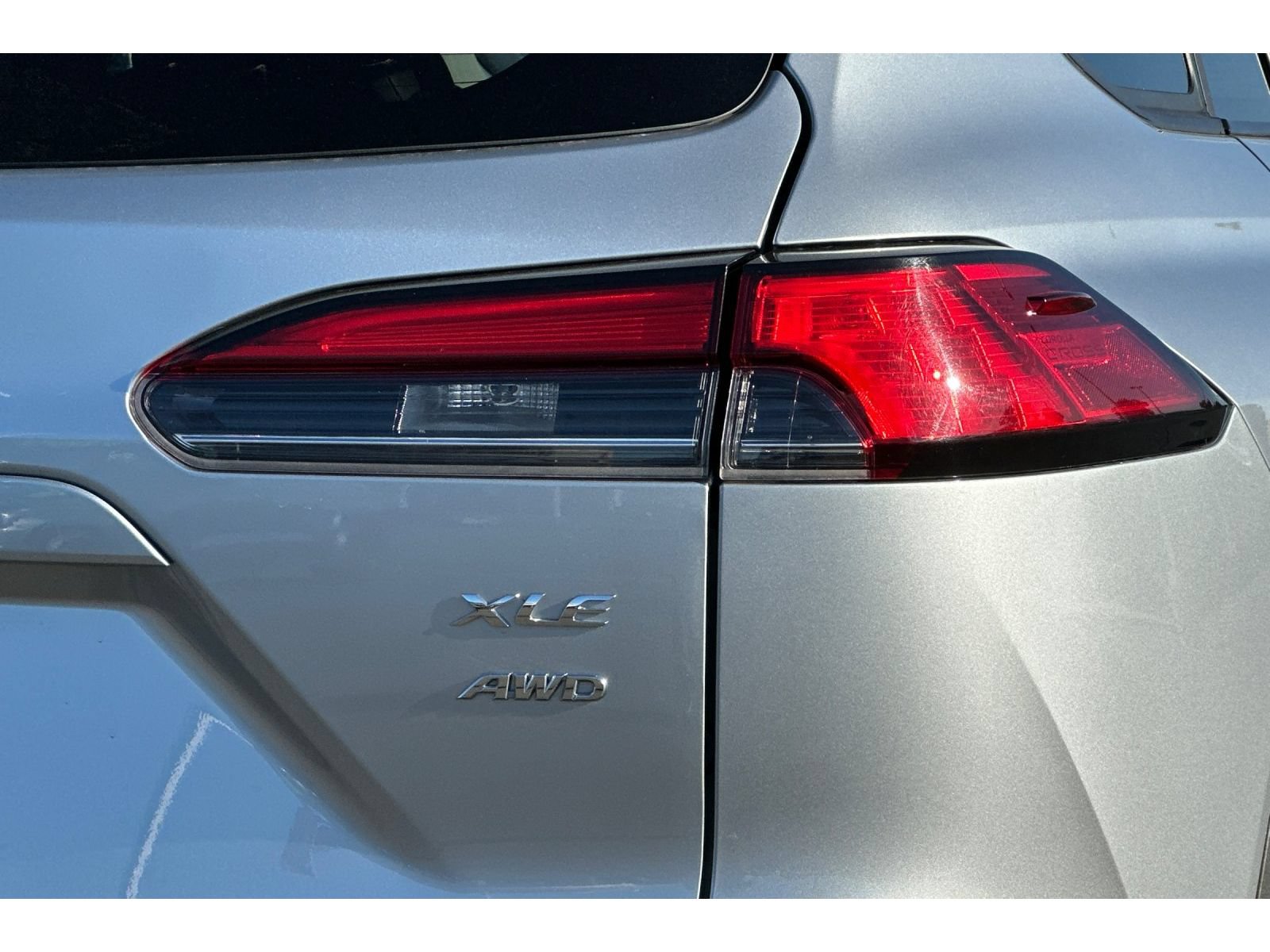 Used 2025 Toyota Corolla Cross XLE AWD/4WD image 32