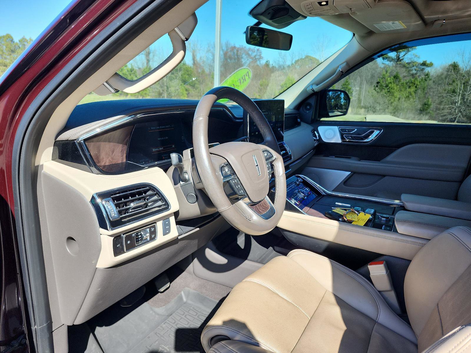 Used 2023 Lincoln Navigator L Reserve image 14