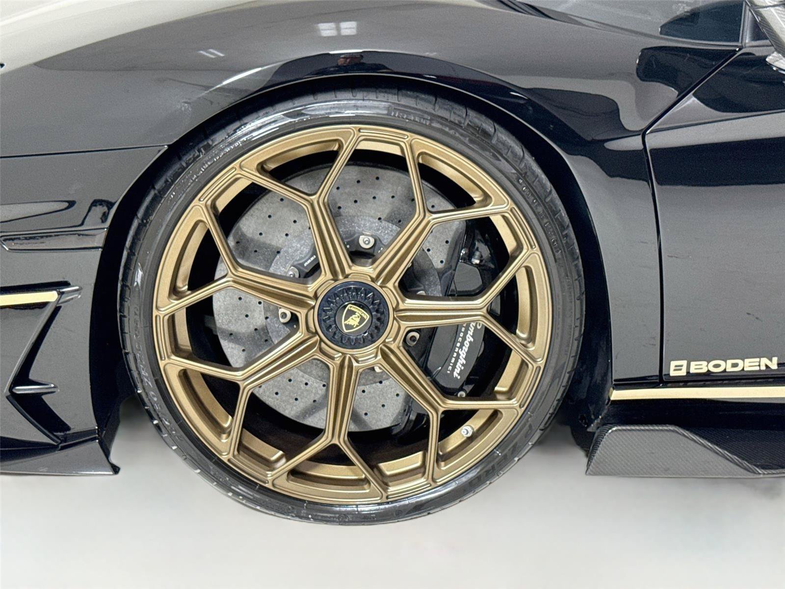 Used 2020 Lamborghini Aventador SVJ AWD/4WD image 39
