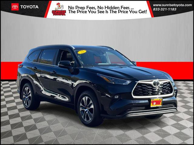 Certified 2023 Toyota Highlander XLE image 1