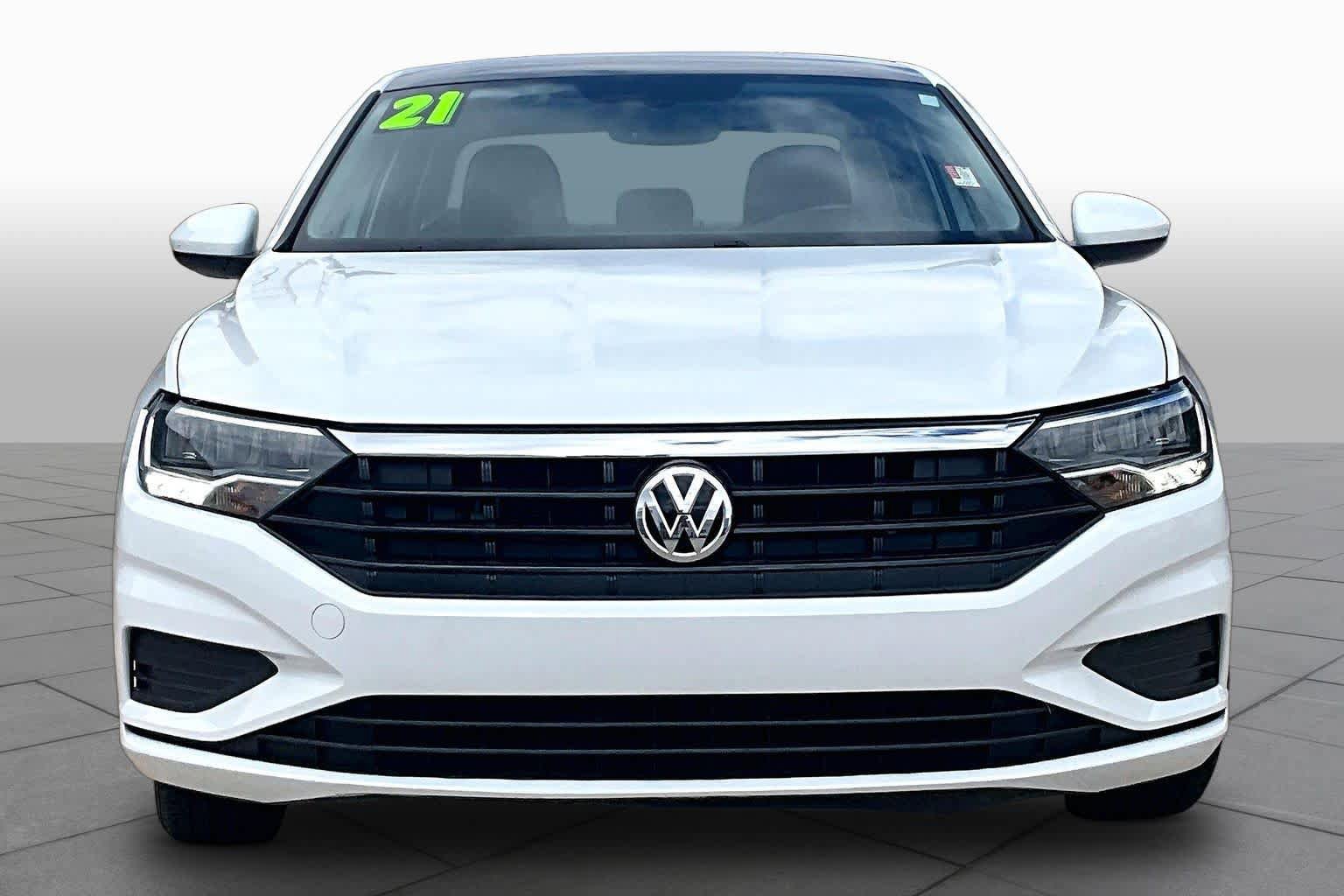 Used 2021 Volkswagen Jetta R-Line FWD image 4