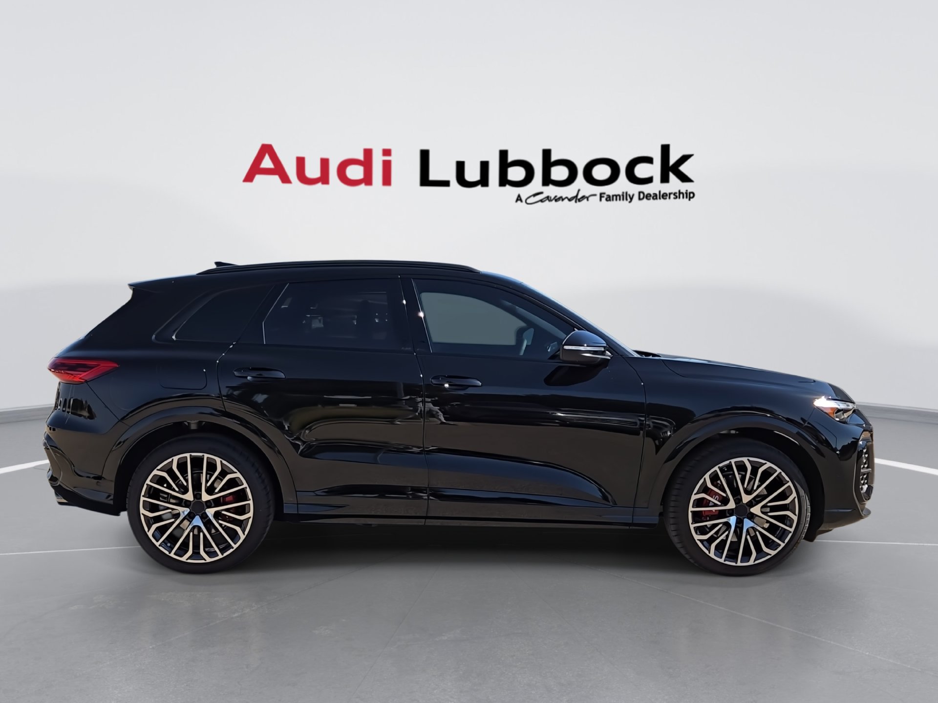 Used 2026 Audi SQ5 Premium Plus AWD/4WD image 9