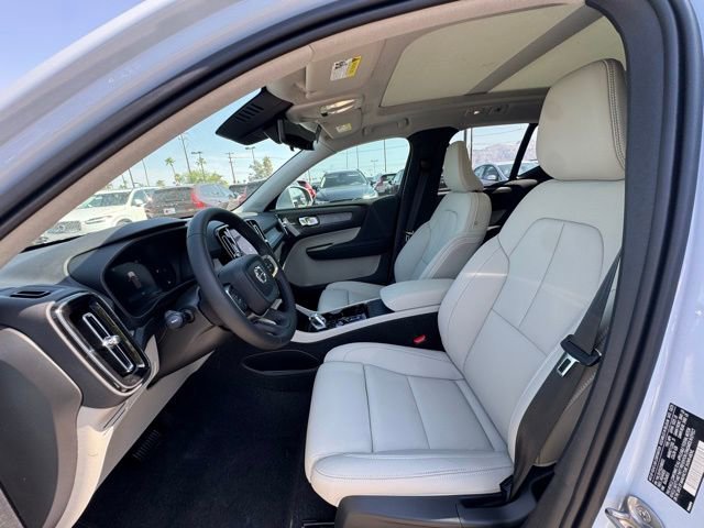 New 2025 Volvo XC40 B5 Ultra w/ Protection Package image 12