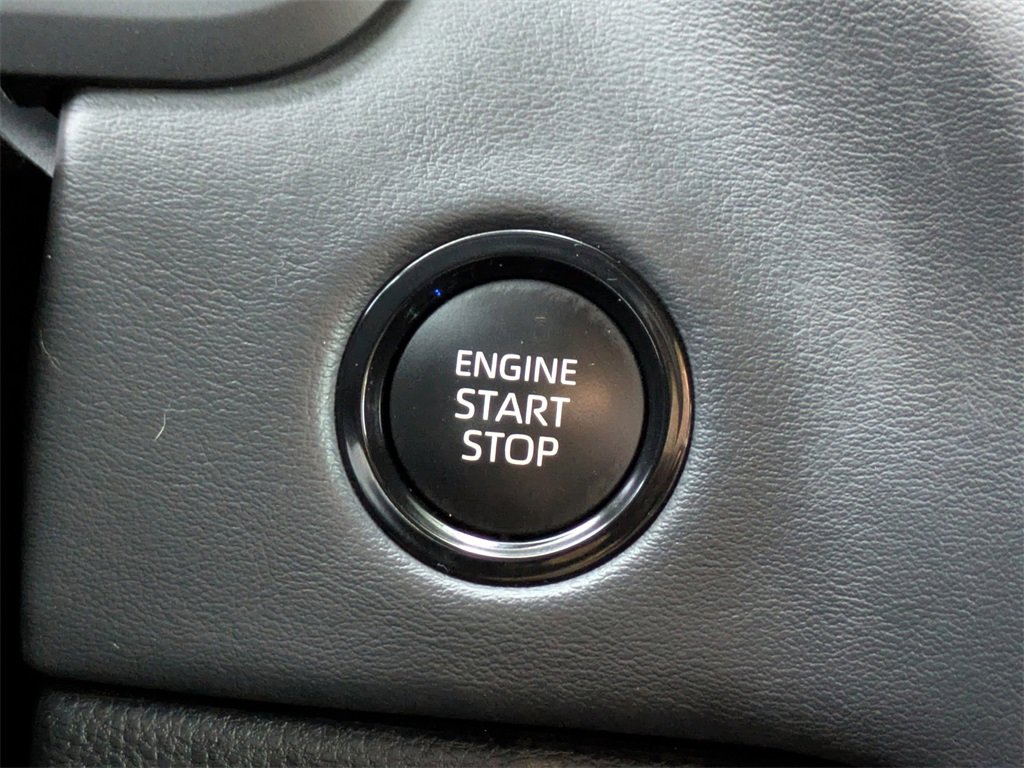 Used 2025 Toyota Tundra Platinum image 30