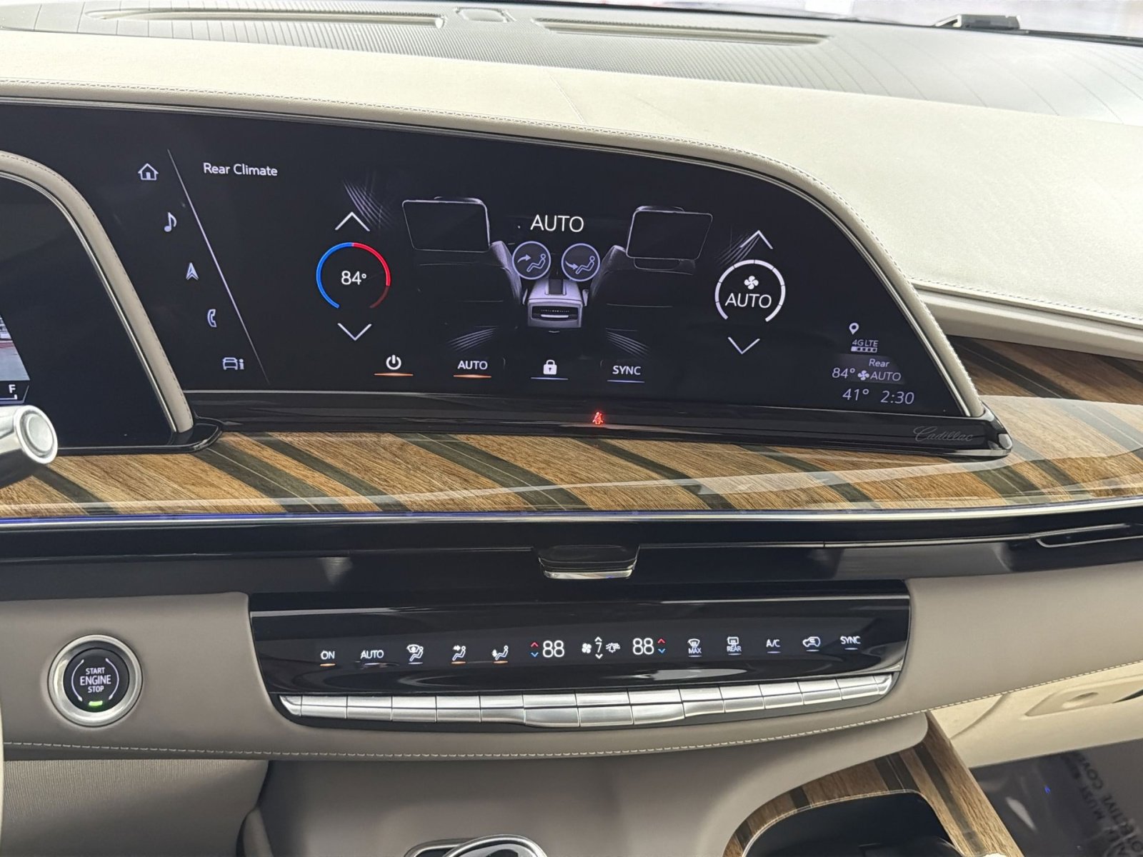 Used 2021 Cadillac Escalade Premium Luxury Platinum w/ Heavy-Duty Trailer Package image 21