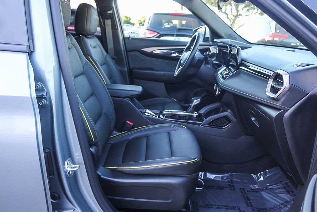 Used 2025 Chevrolet TrailBlazer ACTIV w/ Driver Confidence Package image 16