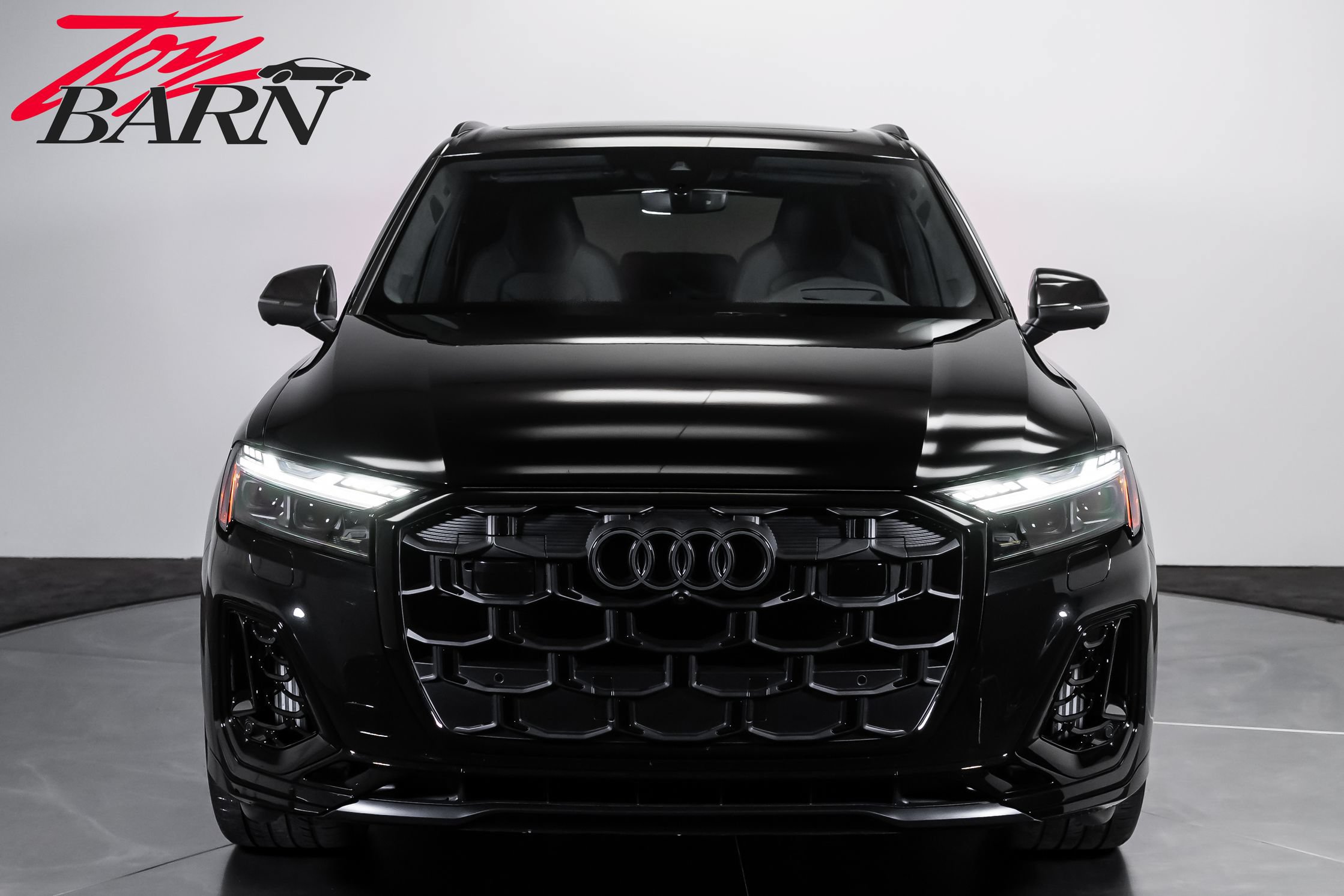 Used 2025 Audi SQ7 Prestige AWD/4WD image 8