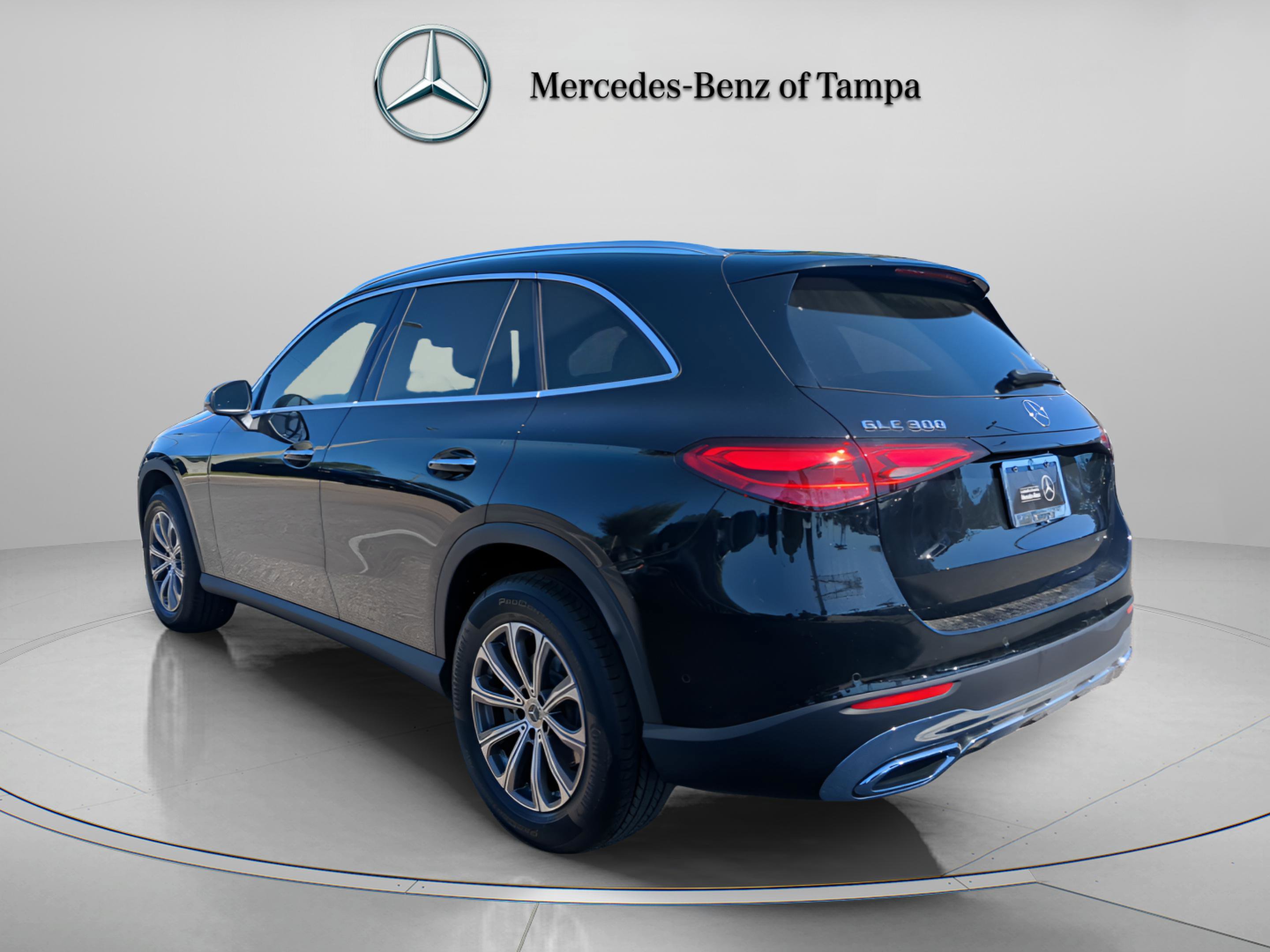 Certified 2025 Mercedes-Benz GLC 300 image 2