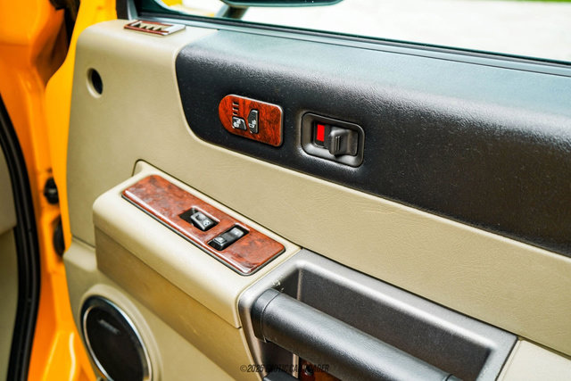 Used 2003 HUMMER H2 w/ Preferred Equipment Group image 35