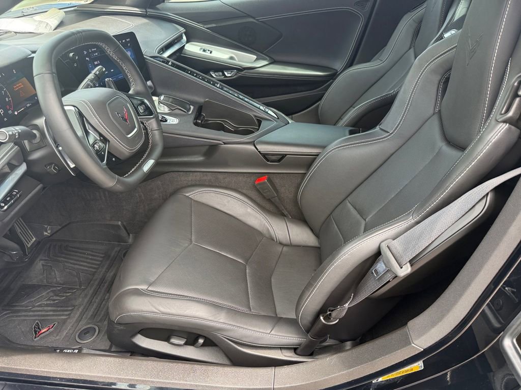 Used 2025 Chevrolet Corvette Z06 RWD image 10