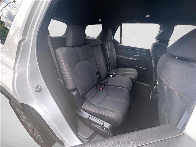 Used 2025 Honda Pilot Sport image 29